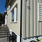 Sjarmerende Og Romslig Bolig, Omgitt Av Vakker モルデ