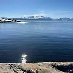 Sjarmerende Og Romslig Bolig, Omgitt Av Vakker モルデ