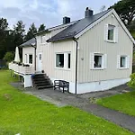 Sjarmerende Og Romslig Bolig, Omgitt Av Vakker * モルデ