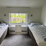 Sjarmerende Og Romslig Bolig, Omgitt Av Vakker モルデ