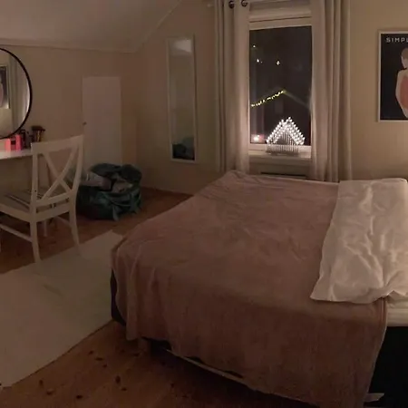 Sjarmerende Og Romslig Bolig, Omgitt Av Vakker Ferienhaus *