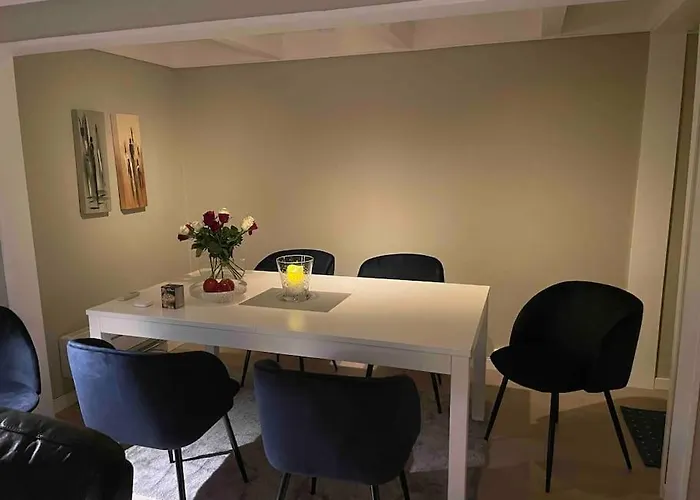 Casa vacanze Sjarmerende Og Romslig Bolig, Omgitt Av Vakker