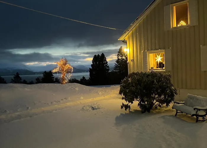 Casa vacanze Sjarmerende Og Romslig Bolig, Omgitt Av Vakker