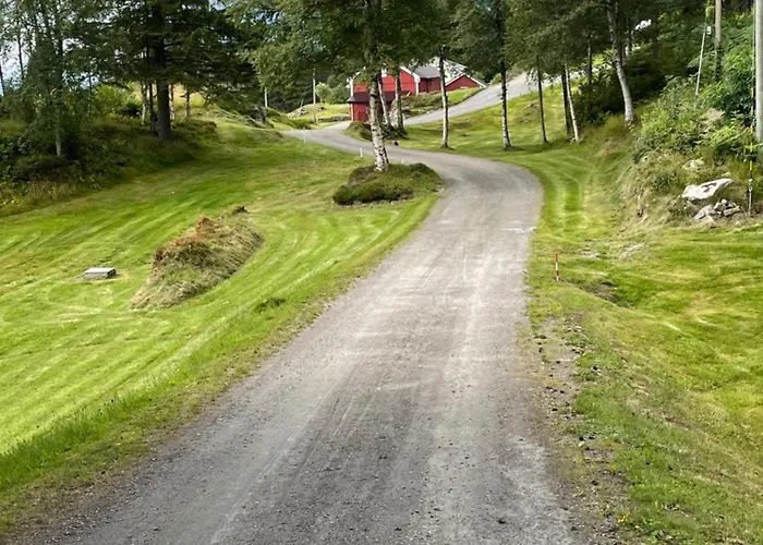 Sjarmerende Og Romslig Bolig, Omgitt Av Vakker Casa vacanze Molde